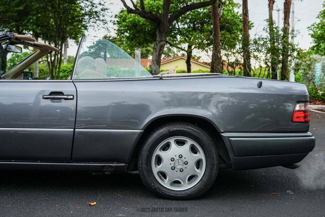 Used 1995 Mercedes-Benz E 320 Convertible image 5