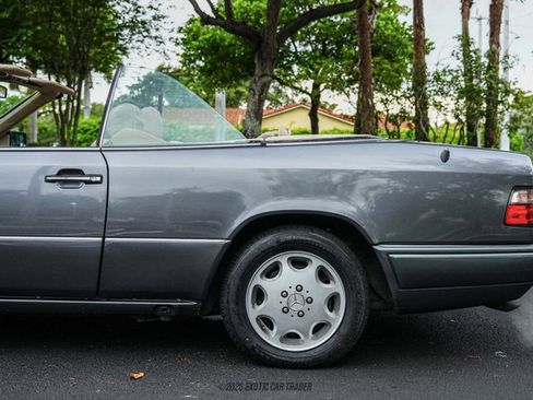 Used 1995 Mercedes-Benz E 320 Convertible image 5