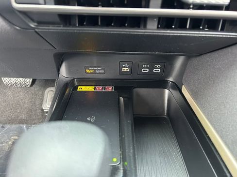 Used 2025 Toyota Camry LE image 18