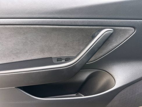 Used 2021 Tesla Model 3 Standard Range Plus image 11