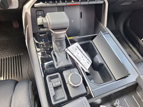 New 2026 Toyota Tundra Platinum AWD/4WD image 21