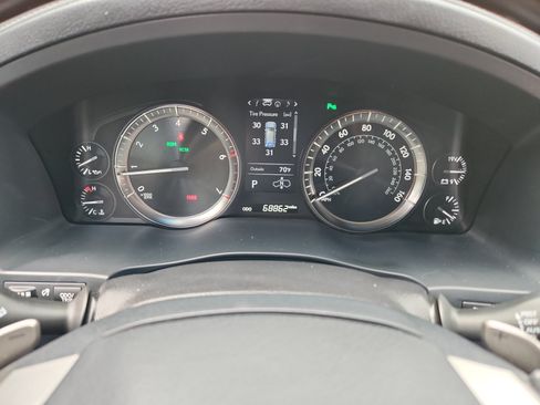 Used 2017 Lexus LX 570 4WD w/ Luxury Package image 10