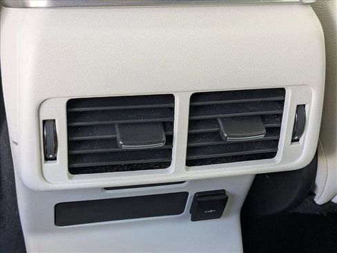 Used 2022 Land Rover Range Rover Velar R-Dynamic S image 17