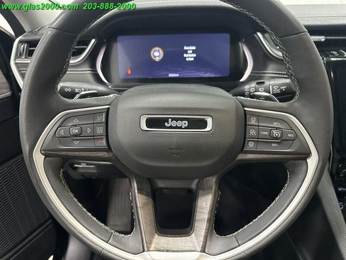 Used 2023 Jeep Grand Cherokee L Limited AWD/4WD image 4