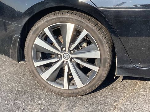 Used 2022 Nissan Altima 2.5 SR FWD image 9