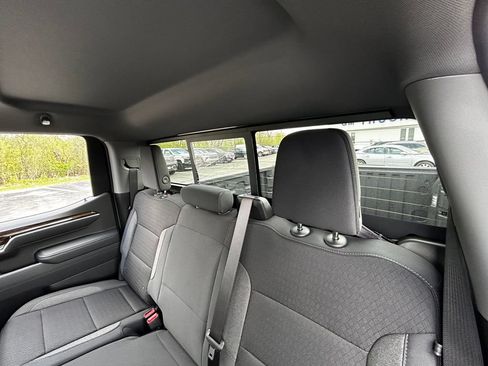 New 2026 GMC Sierra 1500 SLE w/ Preferred Package AWD/4WD image 24