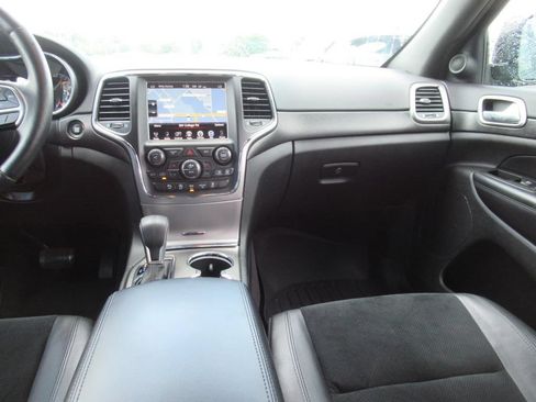 Used 2017 Jeep Grand Cherokee Altitude AWD/4WD image 14