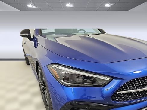 Used 2024 Mercedes-Benz CLE 300 4MATIC Coupe image 11