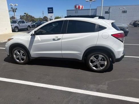 Used 2022 Honda HR-V LX image 2
