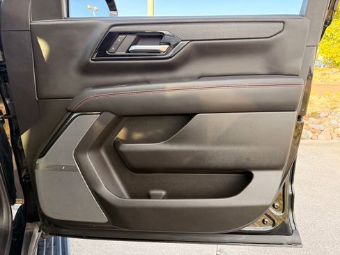 Used 2025 GMC Yukon XL AT4 Ultimate AWD/4WD image 35
