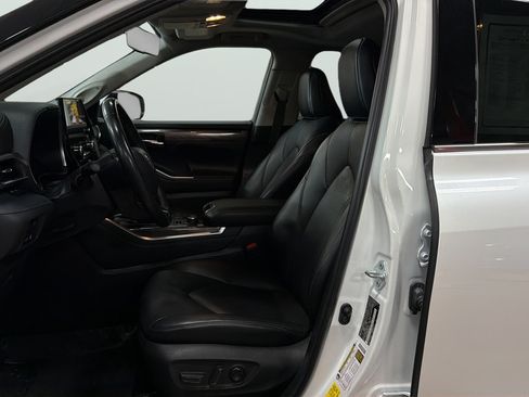 Used 2023 Toyota Highlander Limited AWD/4WD image 23