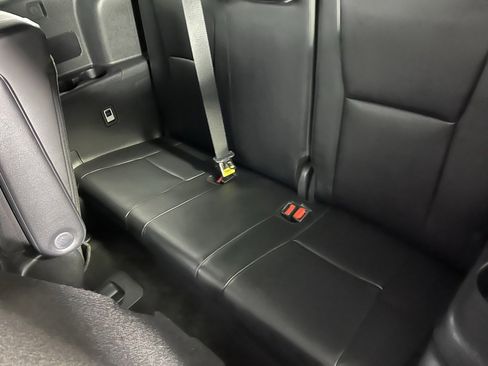 Used 2025 Toyota Highlander XLE image 26