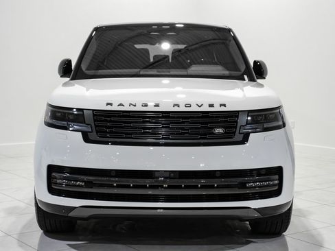 Used 2025 Land Rover Range Rover Long Wheelbase SE image 2