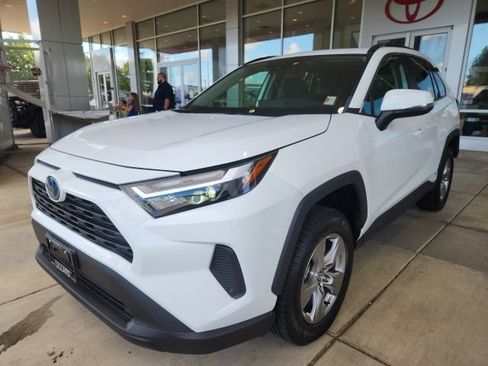 Certified 2022 Toyota RAV4 XLE w/ Convenience Package AWD/4WD image 6
