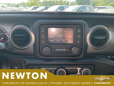 Used 2021 Jeep Wrangler Sport AWD/4WD image 10