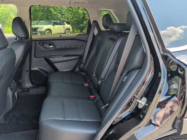 Certified 2023 Nissan Rogue SV w/ SV Premium B Package AWD/4WD image 14