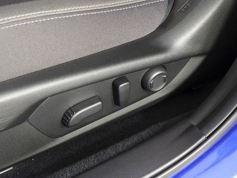 Certified 2025 Subaru Crosstrek 2.0i Premium image 23