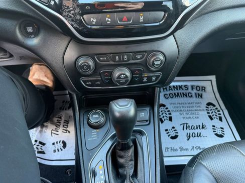 Used 2021 Jeep Cherokee Limited w/ Elite Package image 18