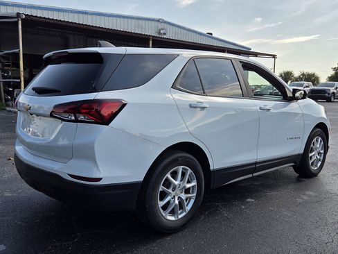 Certified 2022 Chevrolet Equinox LS w/ LS Convenience Package FWD image 5