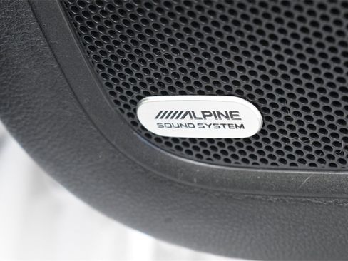 Used 2015 Chrysler 200 C w/ Navigation & Sound Group I image 17