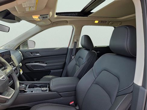 New 2026 Nissan Pathfinder SL image 14