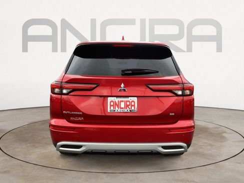 Used 2022 Mitsubishi Outlander SE image 13