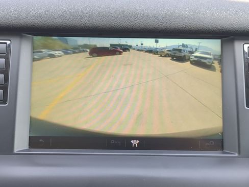 Used 2019 Land Rover Discovery Sport SE AWD/4WD image 19