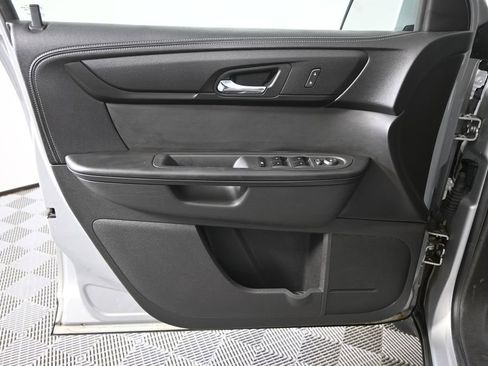 Used 2013 Chevrolet Traverse LT FWD image 19