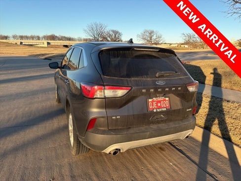 Used 2020 Ford Escape SE image 5