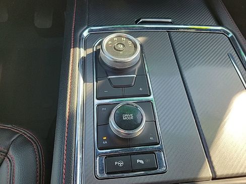 Used 2021 Ford Expedition Max Limited image 13