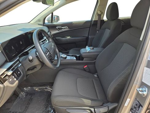Certified 2026 Kia Sportage LX FWD image 18