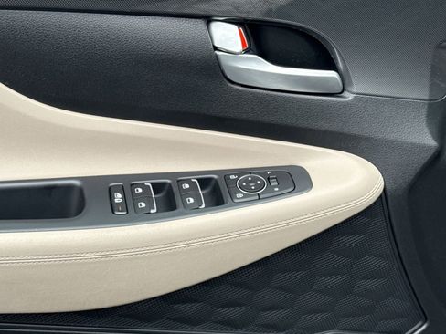 Certified 2023 Hyundai Santa Fe SE image 15