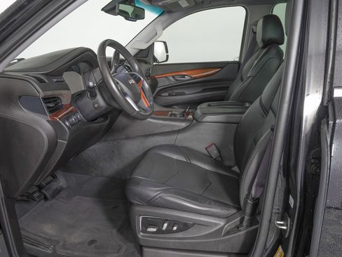 Used 2015 Cadillac Escalade Luxury image 15