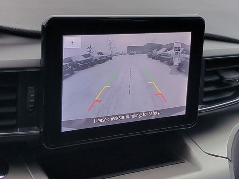 Certified 2021 Ford Explorer XLT w/ Equipment Group 202A image 33