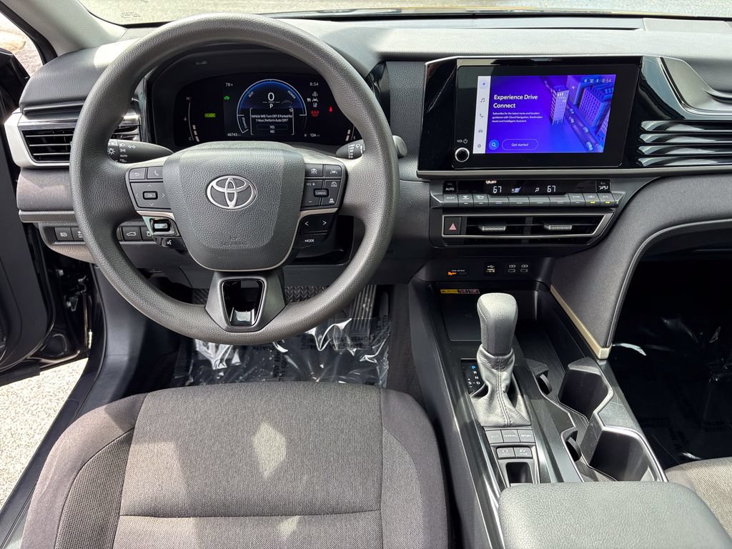 Used 2025 Toyota Camry LE FWD image 21