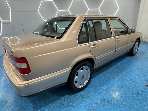 Used 1996 Volvo 960 Sedan RWD image 6
