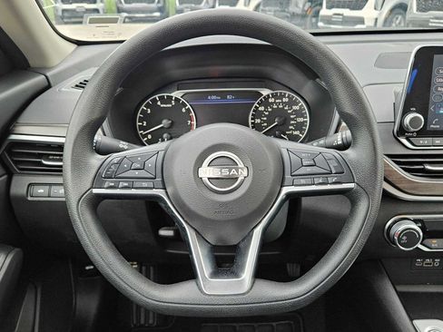 Used 2024 Nissan Altima 2.5 SV FWD image 22