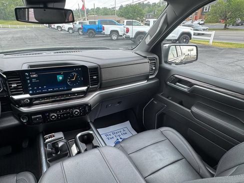 Used 2023 Chevrolet Silverado 1500 LTZ AWD/4WD image 25