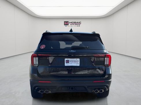 Used 2025 Ford Explorer ST image 6