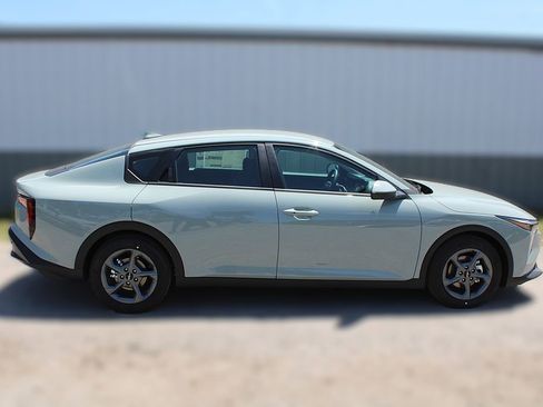 New 2026 Kia K4 LXS image 5