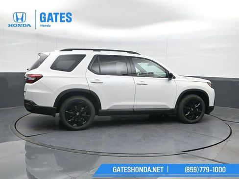 New 2026 Honda Pilot Black Edition image 3