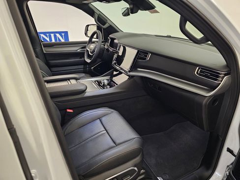 New 2026 Jeep Grand Wagoneer Limited AWD/4WD image 33