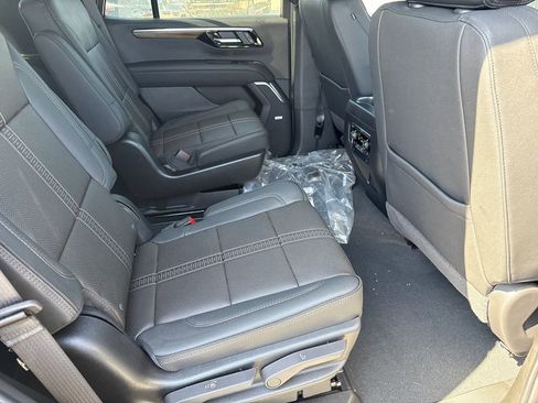 New 2026 Chevrolet Tahoe High Country AWD/4WD image 10