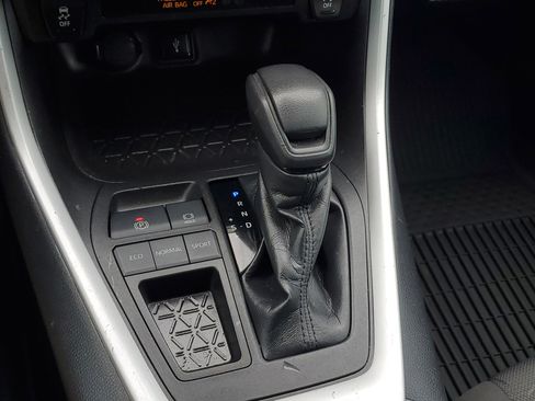 Used 2021 Toyota RAV4 XLE FWD image 28