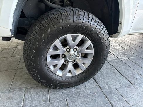 Used 2016 Toyota Tacoma SR5 w/ SR5 Appearance Package (SN) RWD image 4