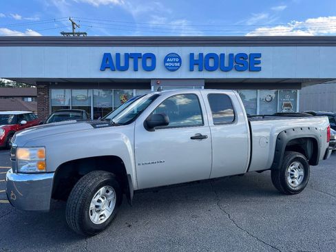 Used 2009 Chevrolet Silverado 2500 LT w/ Interior Plus Package AWD/4WD image 1