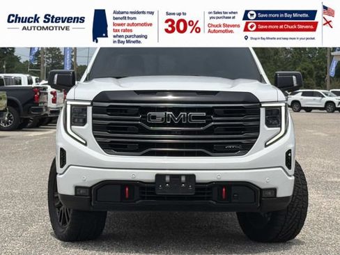 Used 2025 GMC Sierra 1500 AT4 w/ AT4 Premium Package AWD/4WD image 4
