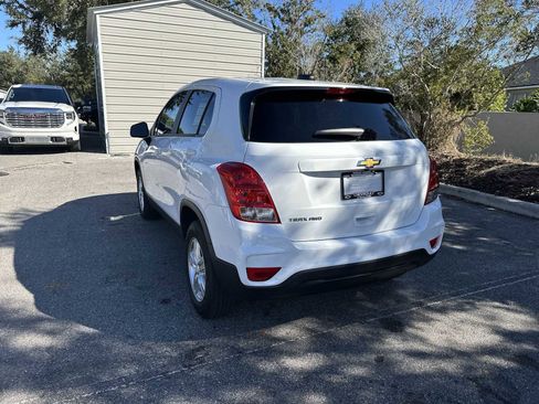 Certified 2022 Chevrolet Trax LS w/ Tint and Cruise Package image 4
