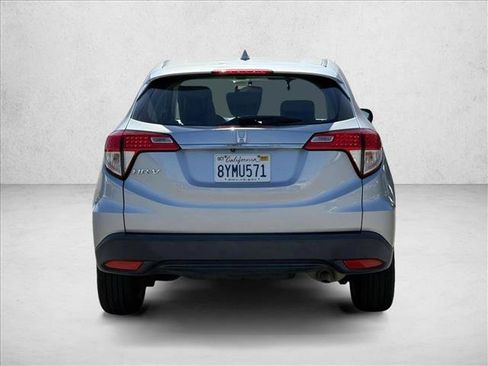Used 2022 Honda HR-V LX image 6