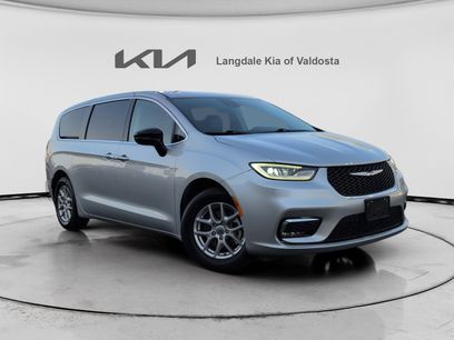 Used 2024 Chrysler Pacifica Touring-L